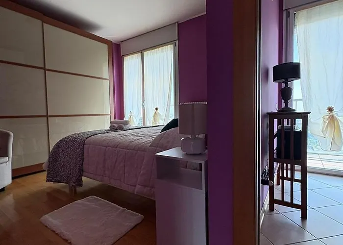 Skyline15-elegant Panoramic Apartment-metro M1- Only 20 Minutes From Cathedral