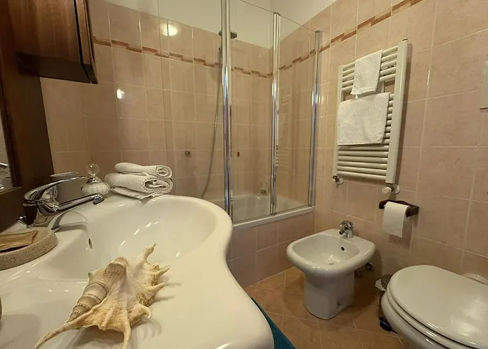 Skyline15-elegant Panoramic Apartment-metro M1- Only 20 Minutes From Cathedral Mailand