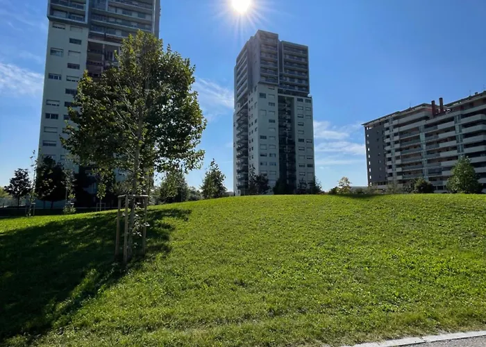 Skyline15-elegant Panoramic Apartment-metro M1- Only 20 Minutes From Cathedral Mailand