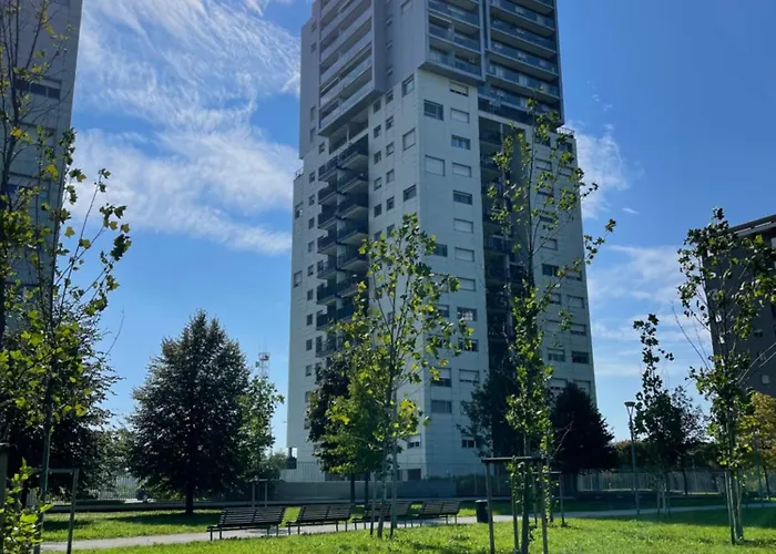 Skyline15-elegant Panoramic Apartment-metro M1- Only 20 Minutes From Cathedral Ferienhaus Mailand