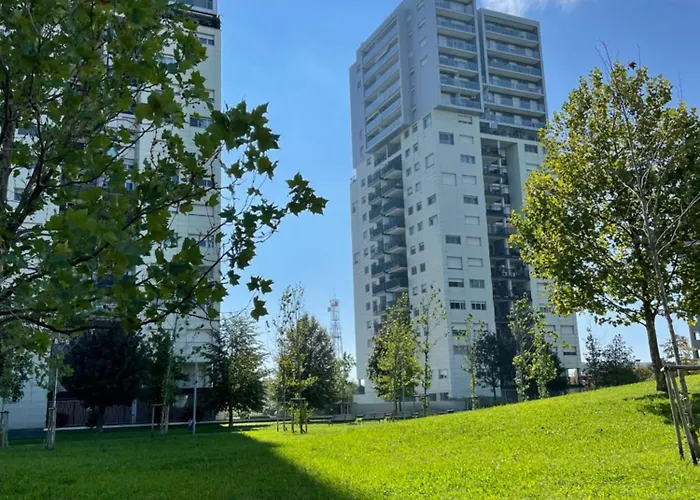 Skyline15-elegant Panoramic Apartment-metro M1- Only 20 Minutes From Cathedral Ferienhaus