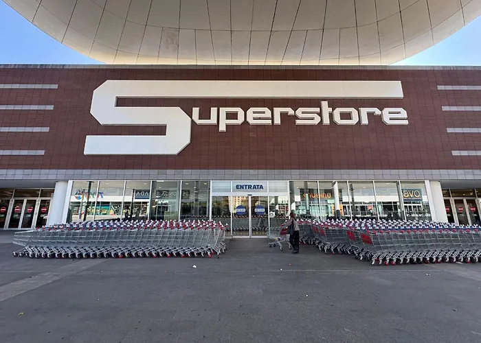 Skyline15-elegant Panoramic Apartment-metro M1- Only 20 Minutes From Cathedral Ferienhaus