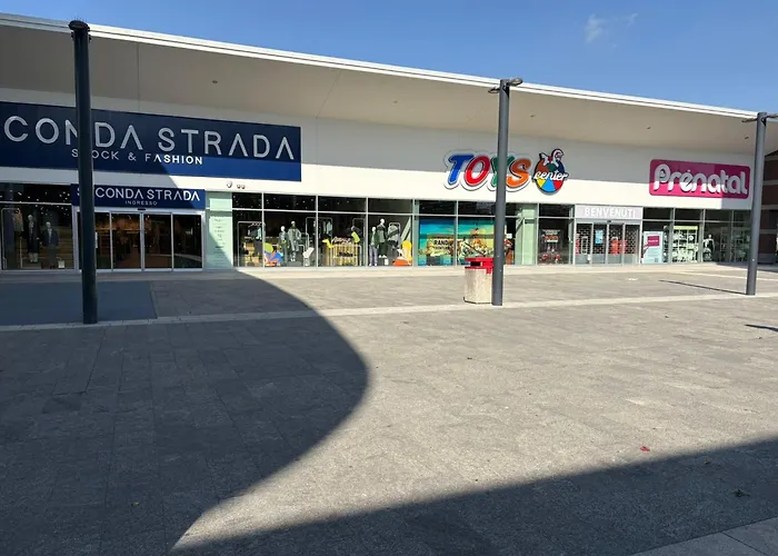 Ferienhaus Skyline15-elegant Panoramic Apartment-metro M1- Only 20 Minutes From Cathedral Mailand