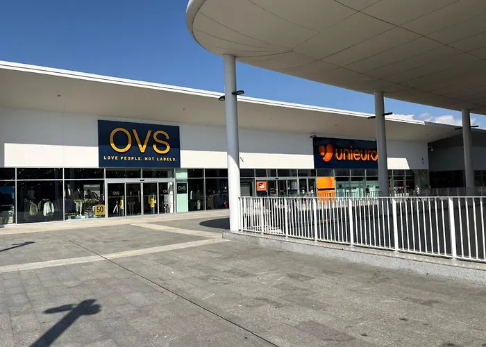 Skyline15-elegant Panoramic Apartment-metro M1- Only 20 Minutes From Cathedral Mailand