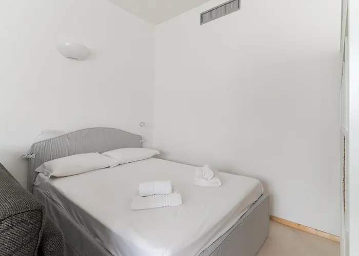 Guesthost - M1 Pagano Comfortable * Μιλάνο