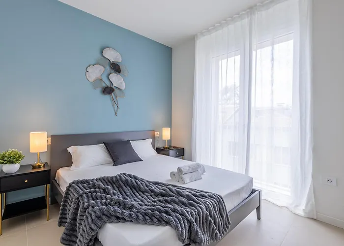 Daire Navigli Eleganza Moderna Con Luce Naturale