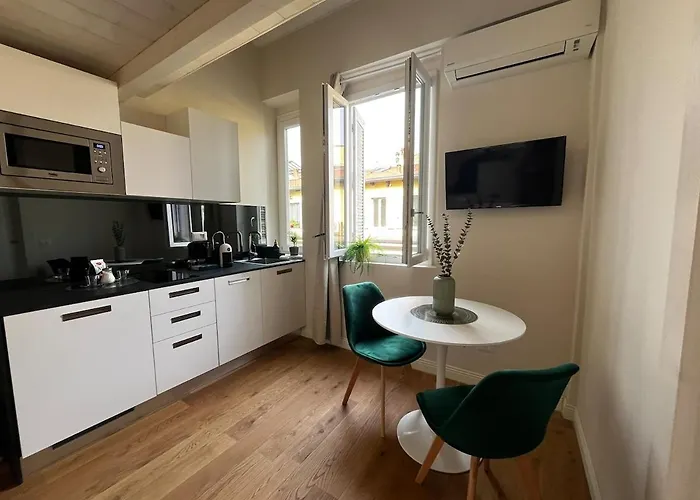 Charming Attic Loft - 5 Mins Station