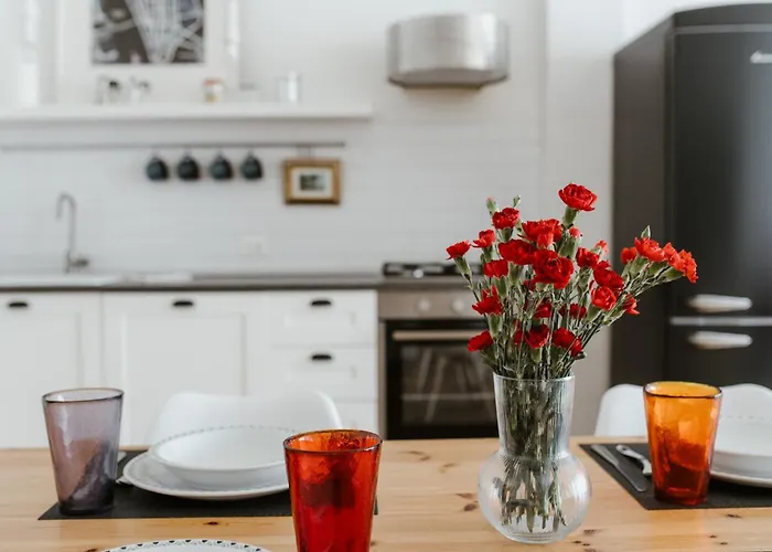 Guesthost - Mecenate Bright Apartman Milánó