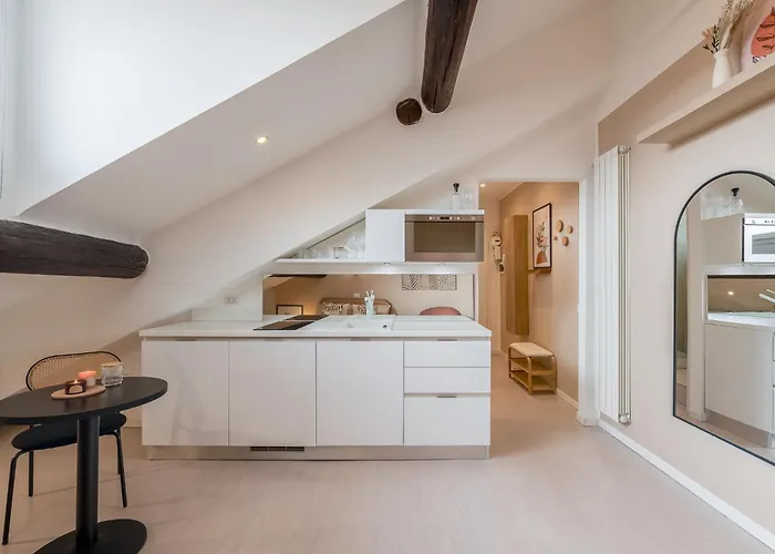 In Porta Venezia At 5 Min From Station Apartmán