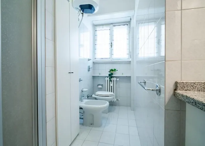 Duomo 10 Minutes Away Spacious 5 Pax Balcony Wifi Ac *