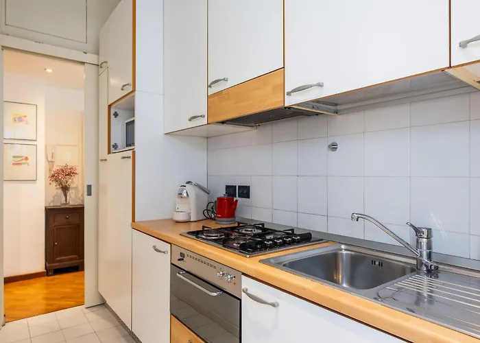 Charming With Balcony & Wi-fi * Mediolan