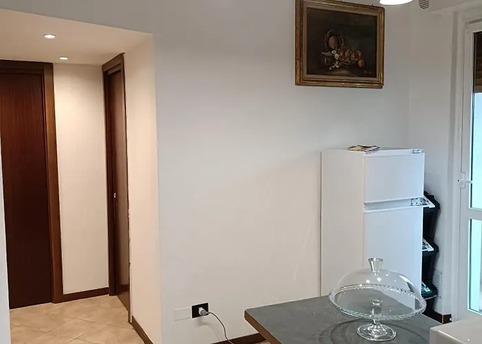 2-room With Balcony Milão