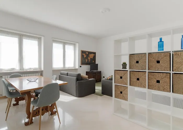 Guesthost - M1 Pagano Comfortable