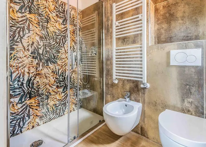 Heated Hydromassage Pool Station1' View * Milán