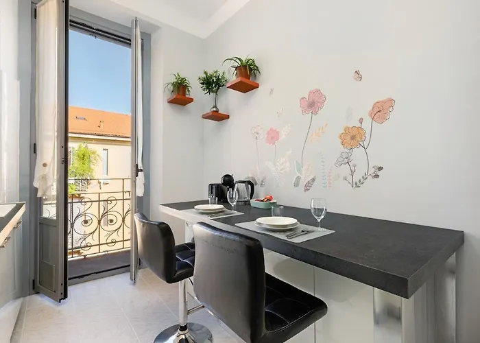 A Stone's Throw From - Balcony - Ac Appartamento *