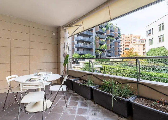 Elegant With Terrace In Life Milánó