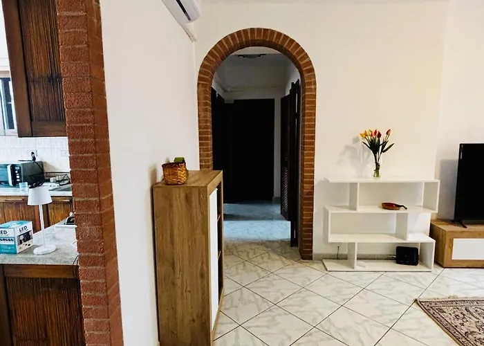 Bright Three-room 250m From The Subway 아파트