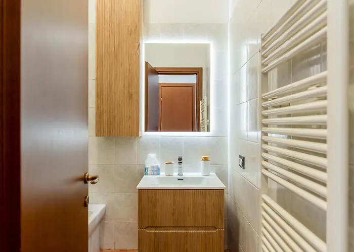 Spacious At 5 Min Walk From Station * Milano