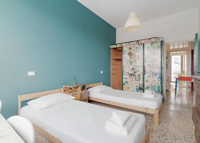 Guesthost - Farini For 6 People アパート ミラノ