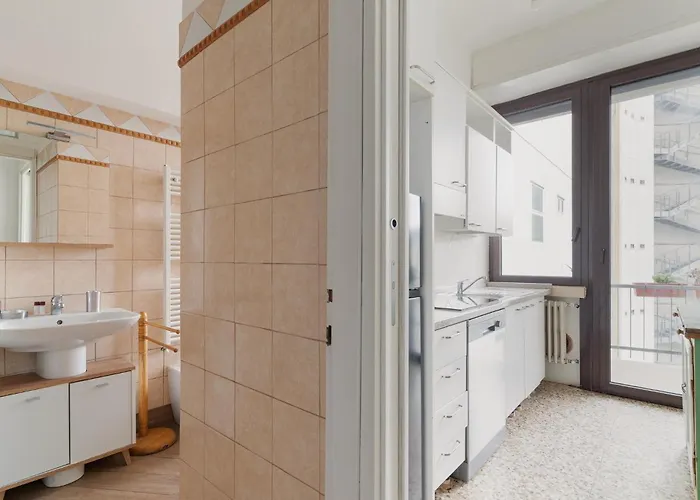 Guesthost - Farini For 6 People ミラノ