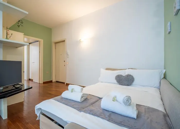 Appartement Duomo 10 Minutes Away Spacious 5 Pax Balcony Wifi Ac