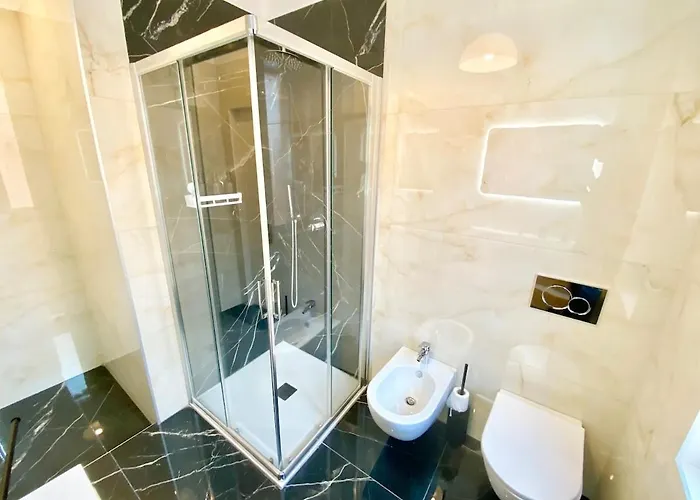 Penthouse With Panoramic Terrace-8 Minutes From The Duomo