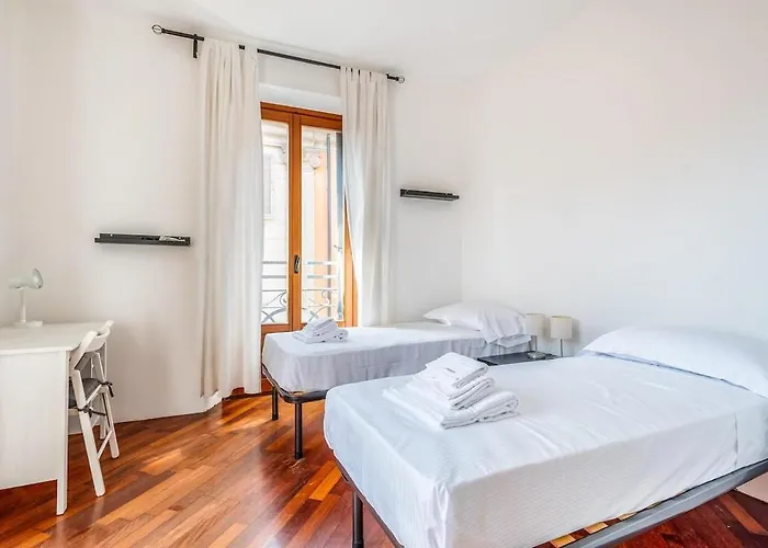 Navigli Duomo Design -tortona-solari- M2 Milánó