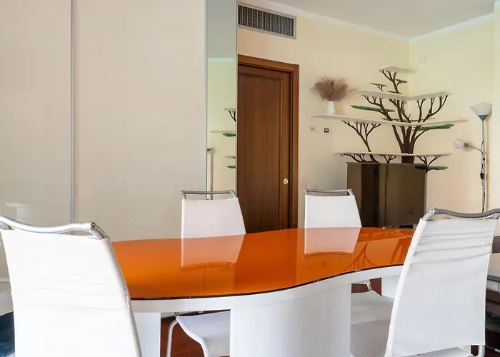 Elegant With Terrace In Life * Milánó