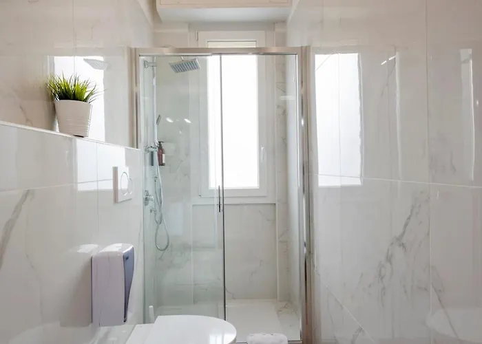 Trevi 4 - The White - B * מילאנו