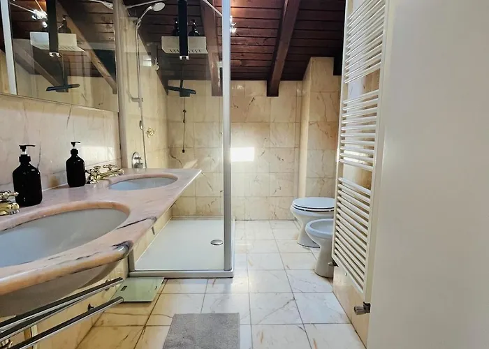 Via Della Commenda - Velo *