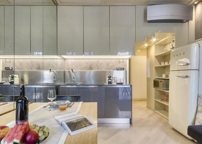 Cerva - Cozy 1 Bedroom With Balcony In San Babila By Rentopolis Milan