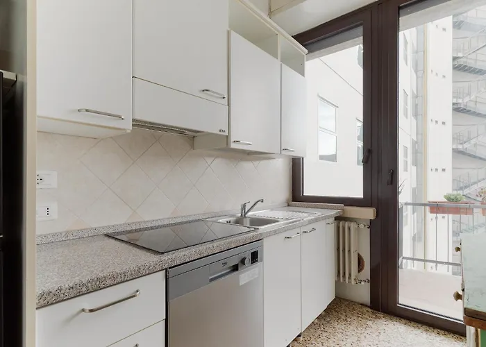 Guesthost - Farini For 6 People ミラノ