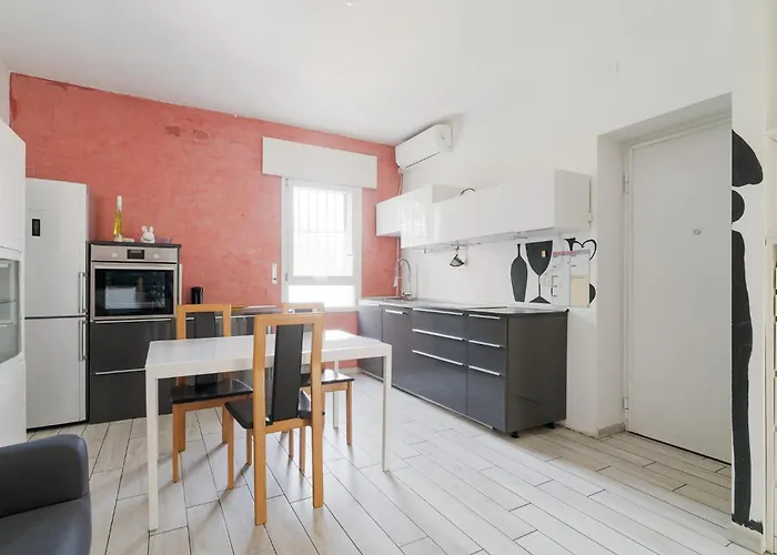 Guesthost - Spacious In Trenno דירה מילאנו