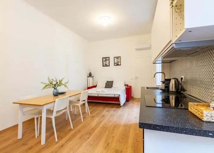 70 Mq Station 100 Mt Apartman Milánó