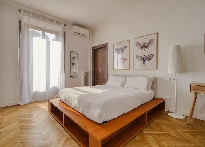 Your Sunny Getaway In Porta Venezia Dist... Apartmán *