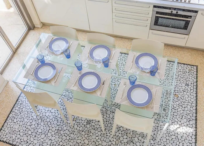 Penthouse With Terraces, Jacuzzi & Garage *