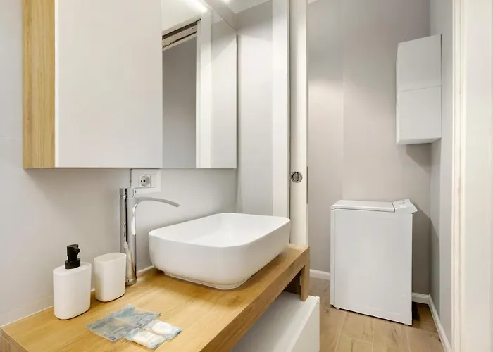 Modern With Wi-fi & Ac 15 Min To Duomo Daire