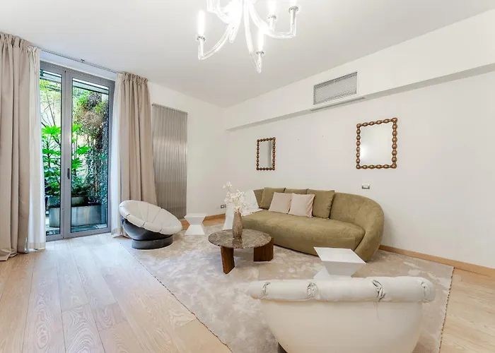 Apartamento Breraprivata, Con Giardino E Jacuzzi Ad Uso Esclusivo -