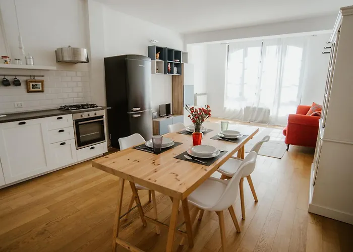 Guesthost - Mecenate Bright Apartman