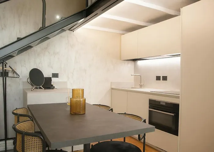 Boutique Retreat - The Last Supper - Wine & Bike Milán