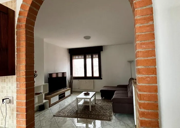 Bright Three-room 250m From The Subway