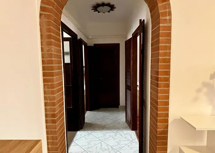 Bright Three-room 250m From The Subway Apartment *