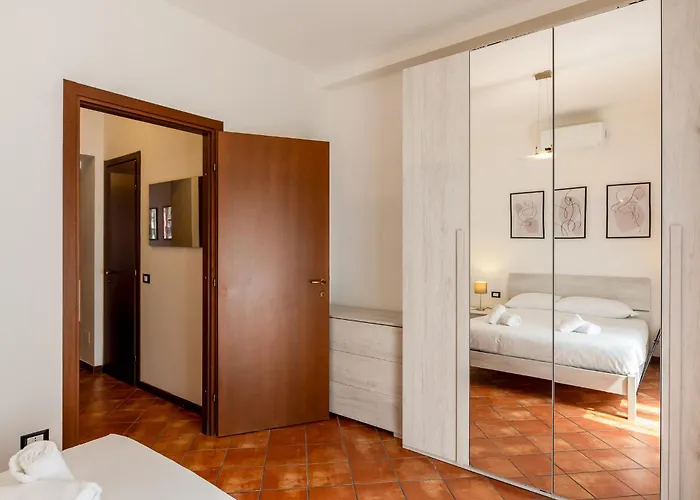 Spacious At 5 Min Walk From Station Apartamento *