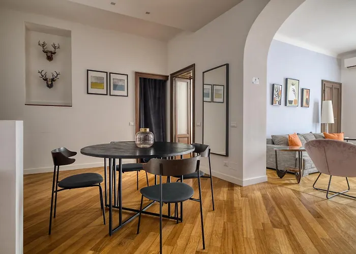 Your Sunny Getaway In Porta Venezia Dist...