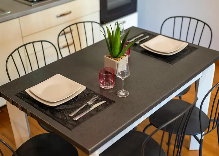 Apartmán Private Terrace & 2 Bedrooms Near Bosco Verticale Milán
