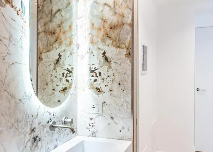 Michelangelo Moscova Golden House