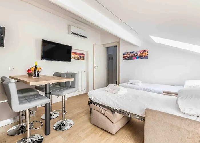 Heated Hydromassage Pool Station1' View *