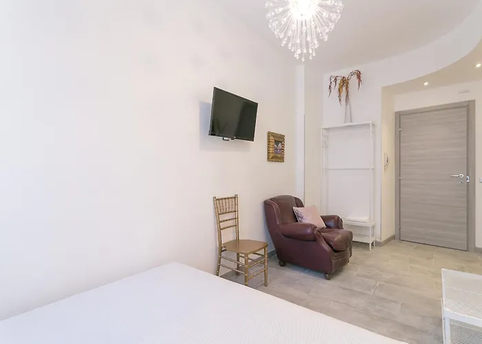 Joivy Cosy Studios, Easy Access To The Centre Of