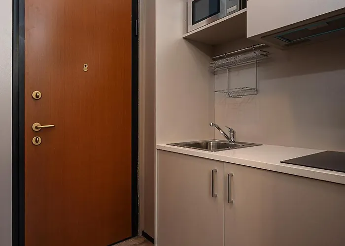 Apartment Strategic -fully Equipped, 5 Minutes From Station, M2, M3, Airport Shuttle Milan