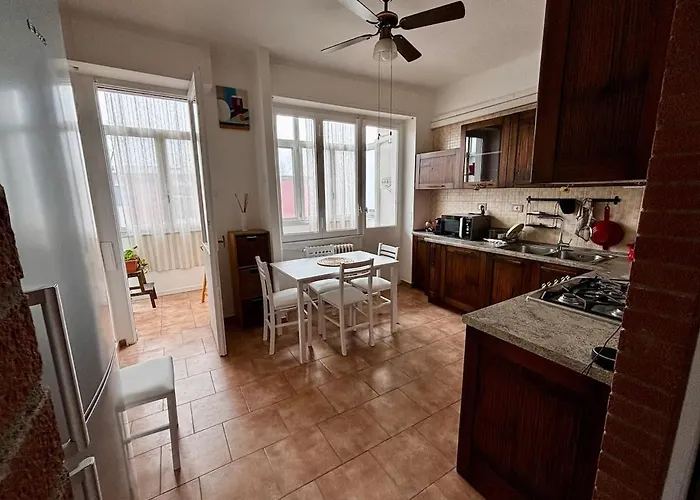 Bright Three-room 250m From The Subway *